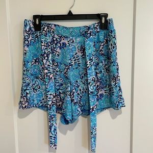 Lily Pulitzer wrap shorts, size 6